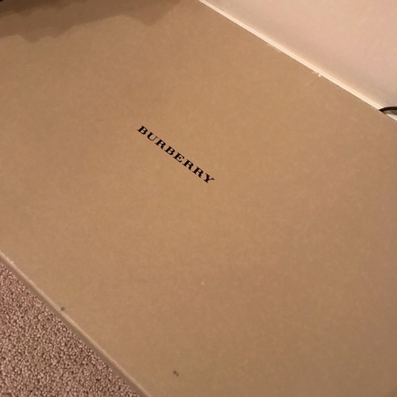 Burberry rain boots - Like new with original box - Picture 4 of 4